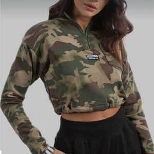 Adidas Camouflage Cropped Sweatshirt Size Large